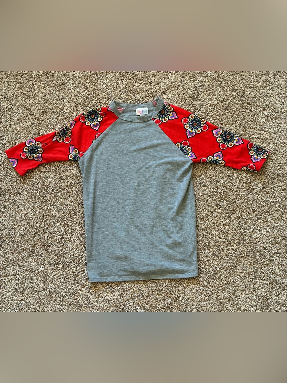 LuLaRoe Girls Size 8 Gray Raglan T-Shirt Red Floral 3/4 Sleeves